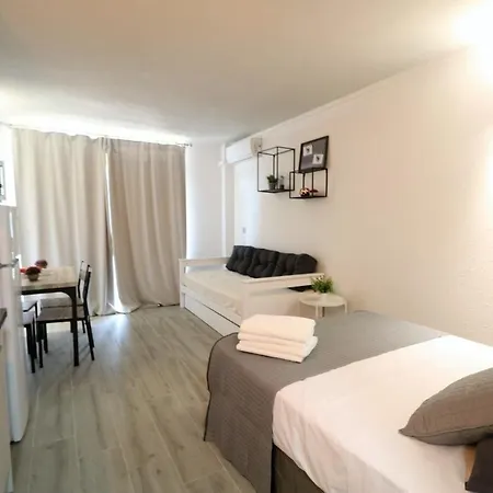 Experience Internacional - Climatizado Con Piscina Salou