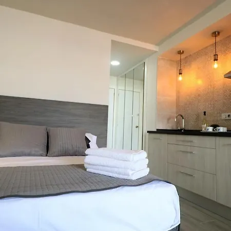 Experience Internacional - Climatizado Con Piscina * Salou